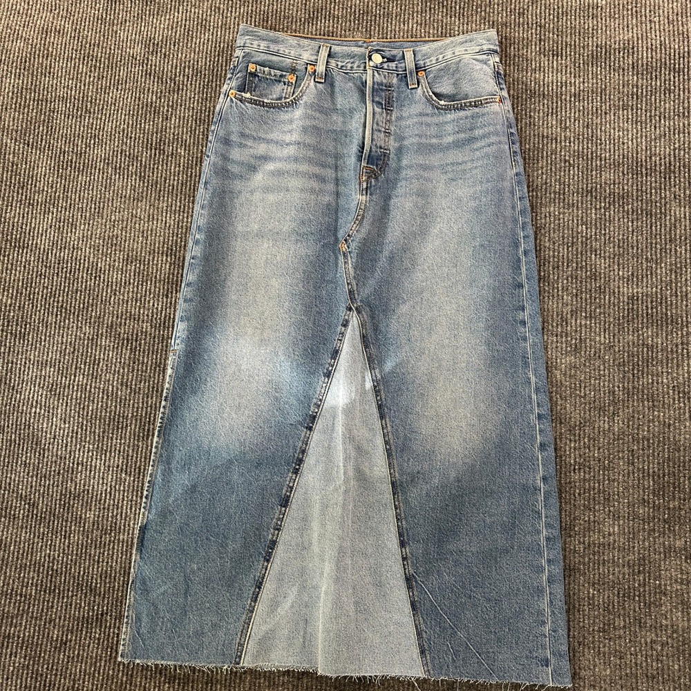 Levis Denim Maxi Skirt Size 29 Light Wash Blue Button Fly Raw Hem Slit